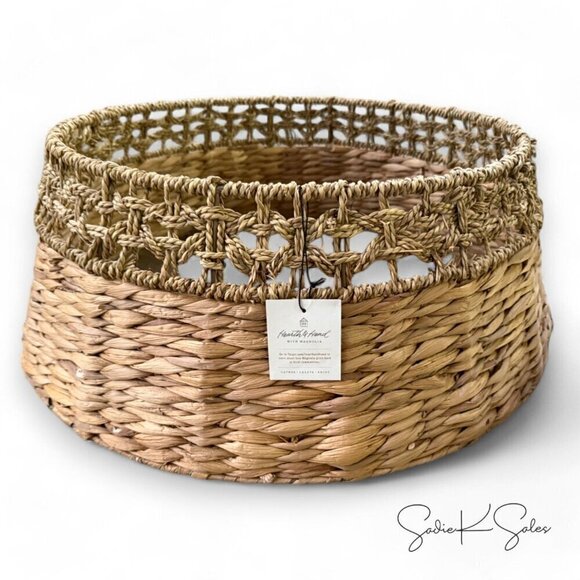 Hearth & Hand Magnolia 26"‎ Basket Woven Christmas Tree Collar Light Brown 2023 - Picture 4 of 9